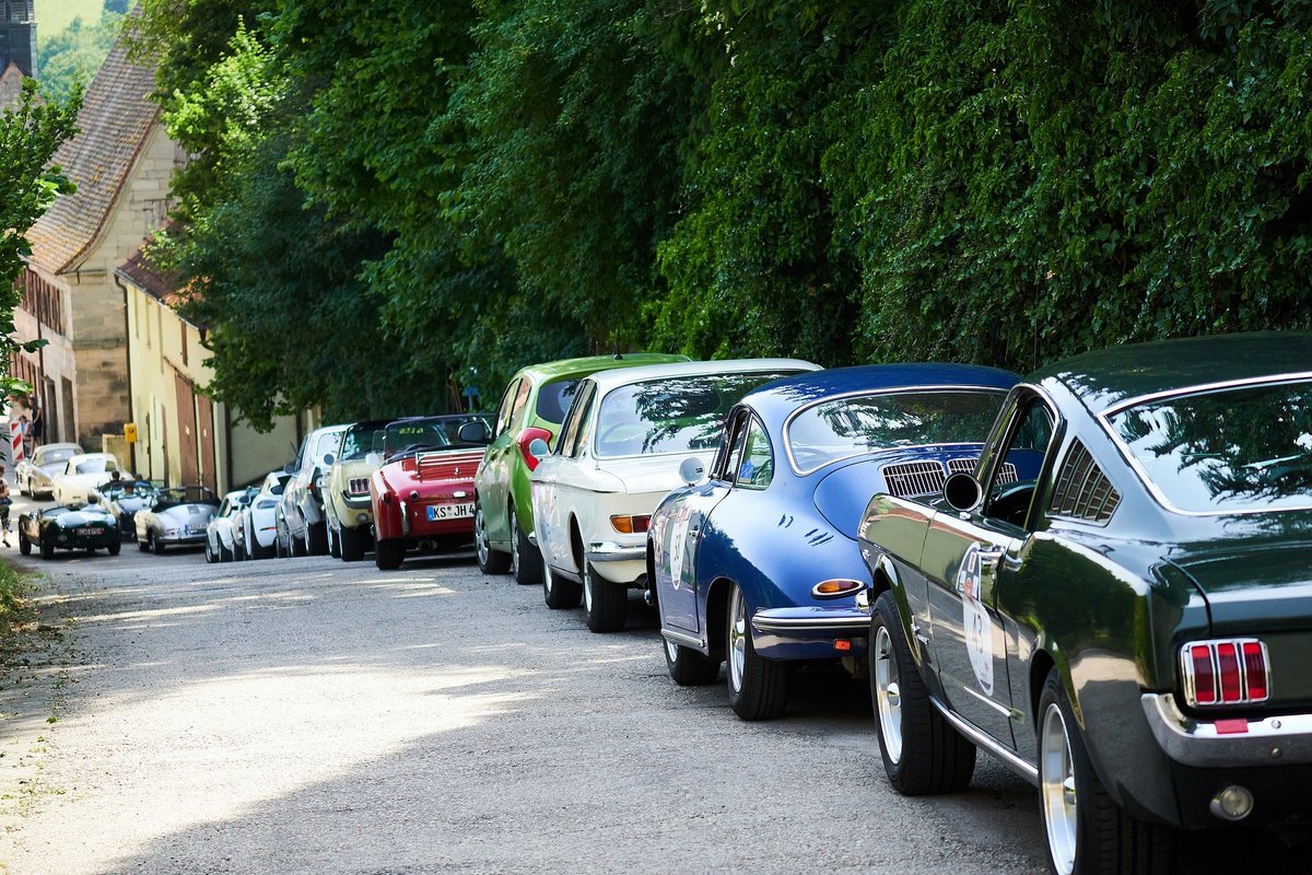 Symbolfoto, Parkplatz, Straße, Pixabay